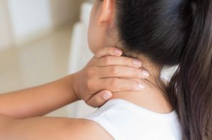 sakit leher belakang - Lamina Pain and Spine Center
