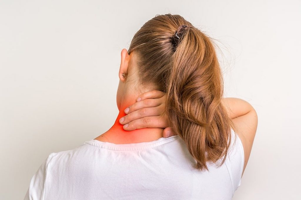 saraf kejepit leher akibat penggunaan gadget - Lamina Pain and Spine Center