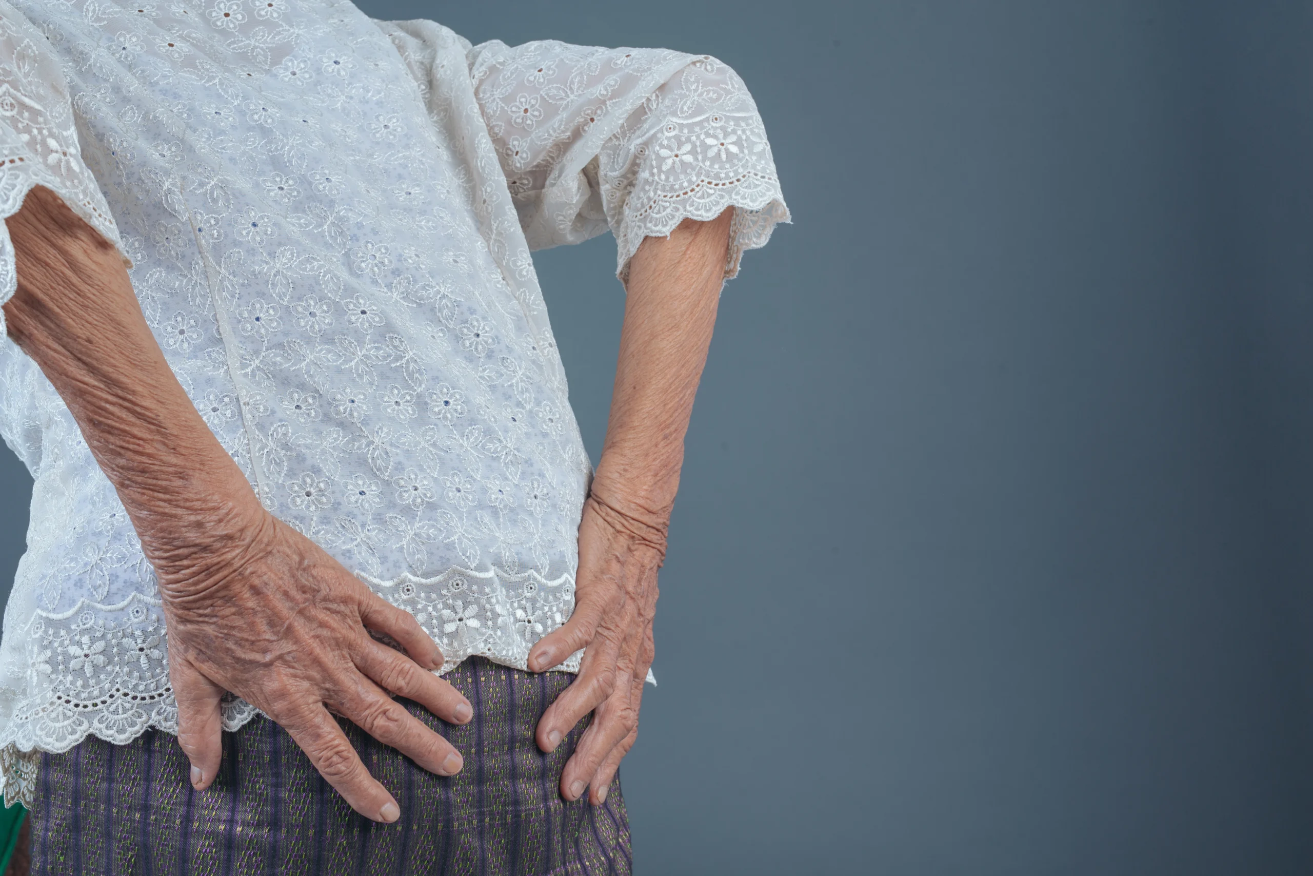 Tulang Ekor Sakit Penyebab, Gejala, dan Penanganannya - Lamina Pain and Spine Center