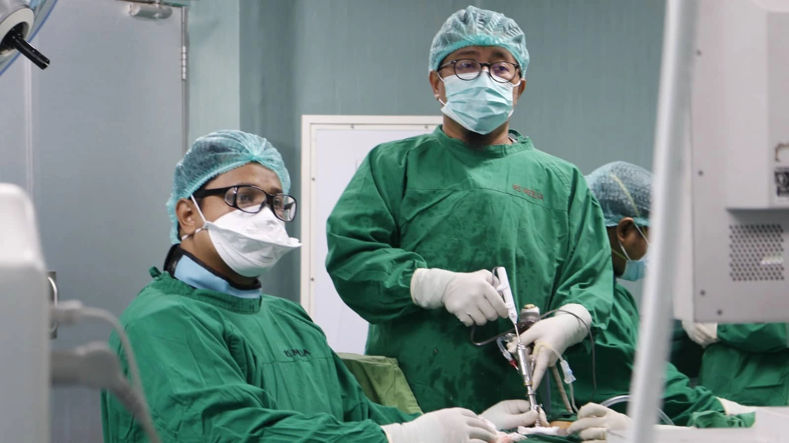 operasi saraf terjepit tulang belakang