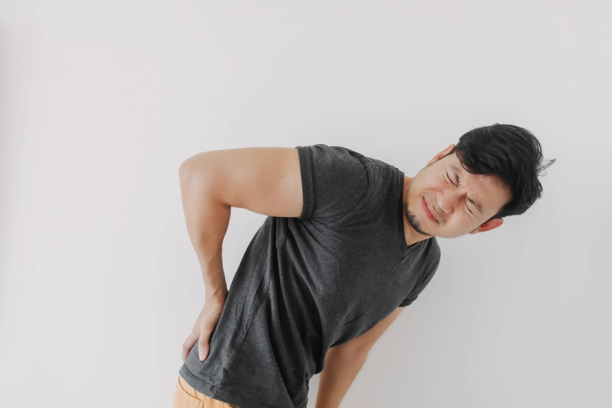 cara mengatasi saraf kejepit di bokong - Lamina Pain and Spine Center