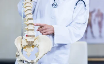Kyphoplasty, Cara Efektif Mengatasi Patah Tulang Belakang - Lamina Pain and Spine Center