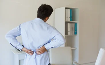 Spondylolisthesis Bisa Picu Sakit Pinggang Belakang - Lamina Pain and Spine Center