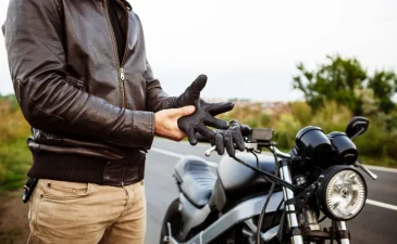 kesemutan saat naik motor