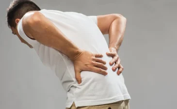 sakit pinggang belakang sebelah kiri